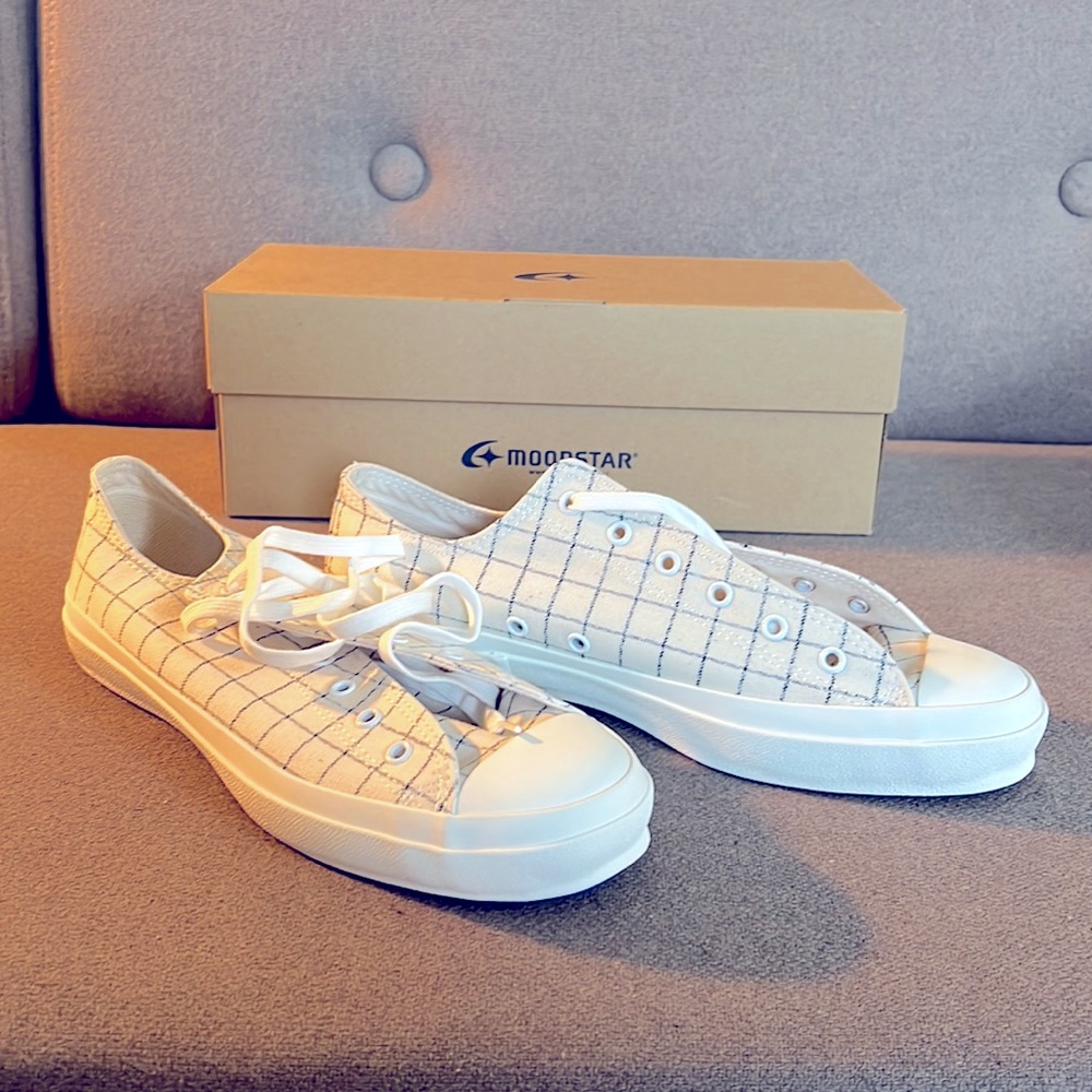 Moonstar unisex sneakers, Men’s size 8. “Low basket / Hogan” code MSLB-HG-8.